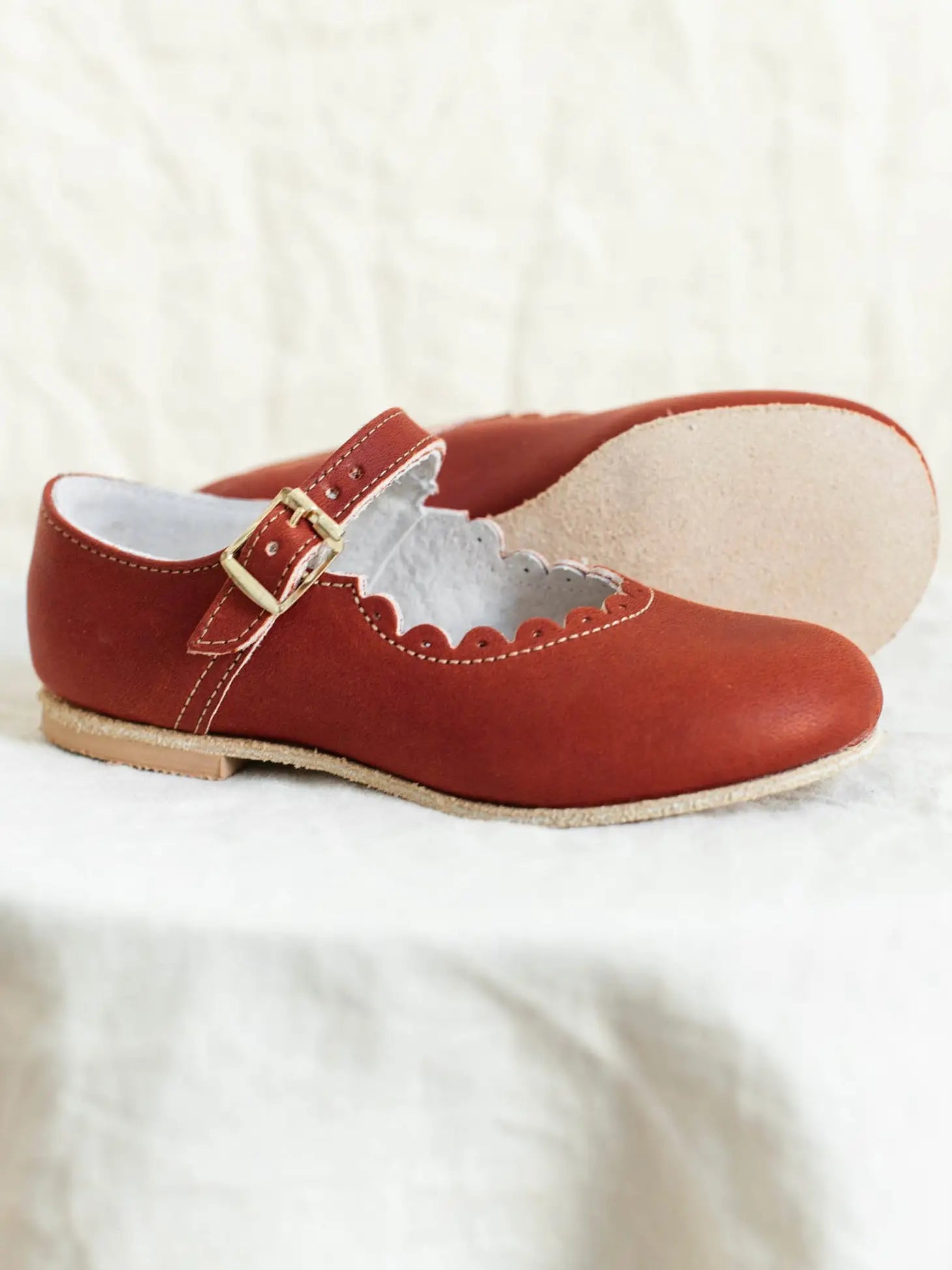Scalloped mary top jane shoes
